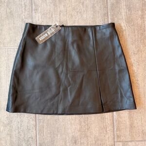 Steve Madden Black Faux Leather Skirt